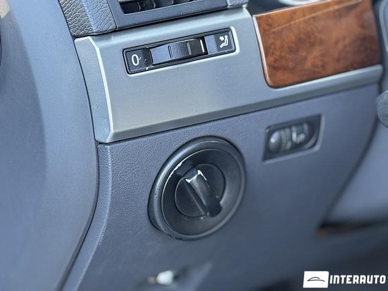 2005 Volkswagen Touareg — Miniatură 9