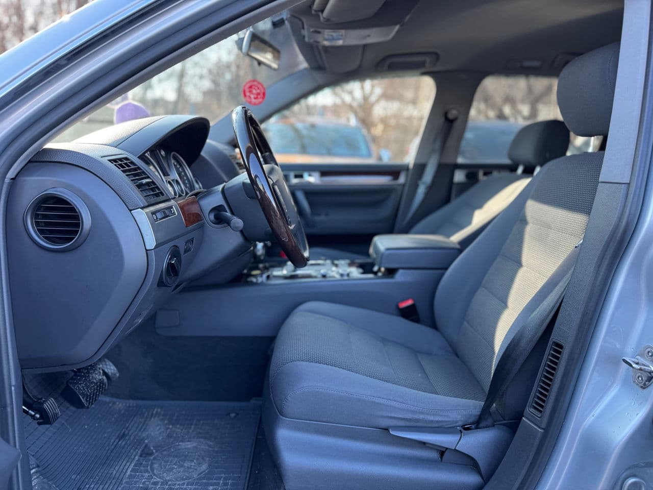 2005 Volkswagen Touareg — Miniatură 7