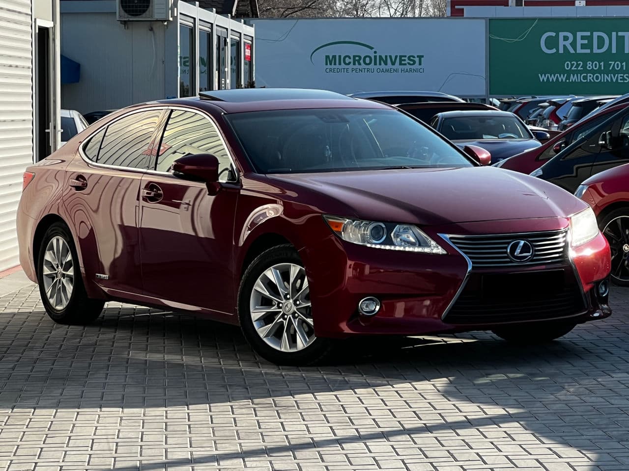2015 Lexus ES 300h — Miniatură 4