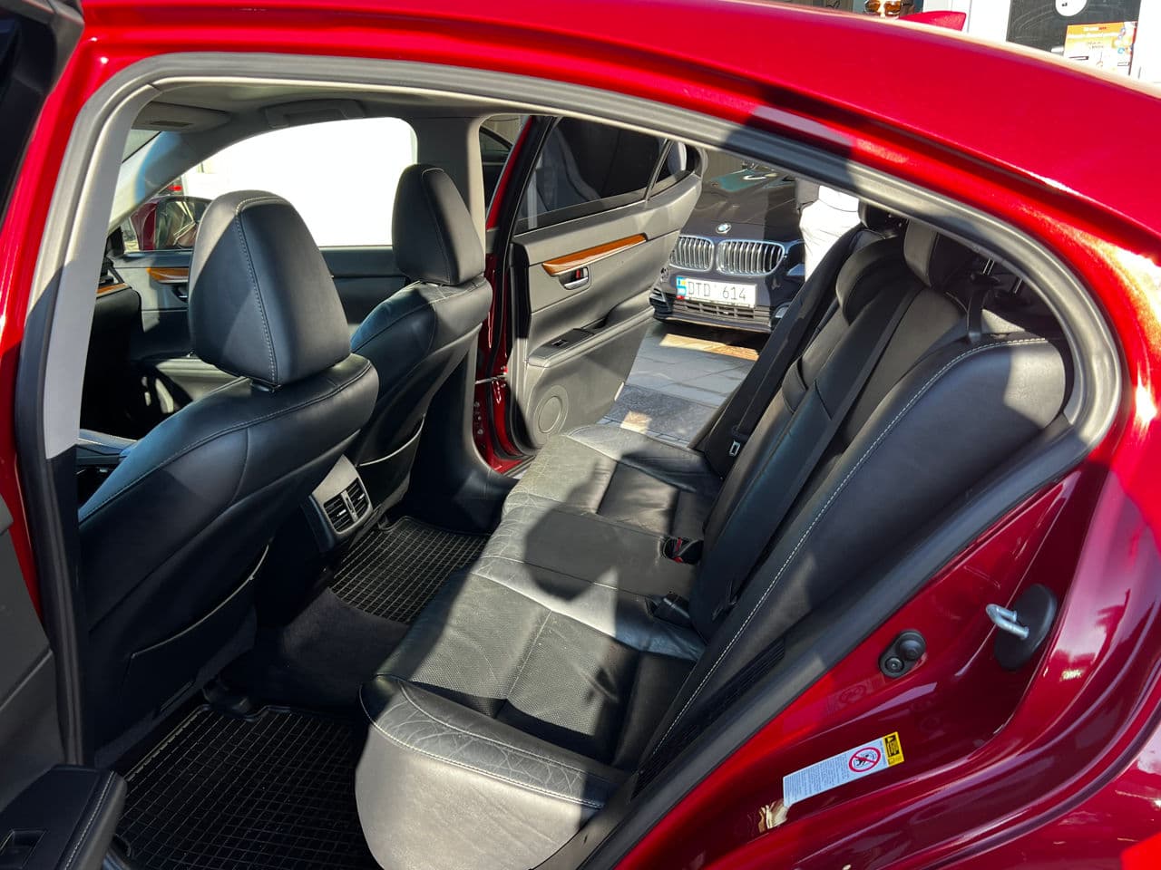 2015 Lexus ES 300h — Miniatură 6