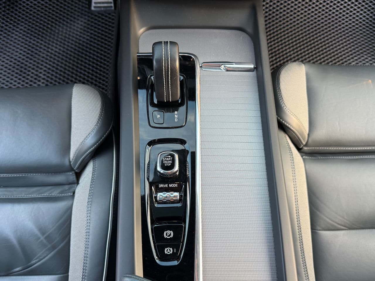 Volvo XC 60 2019 — Миниатюра 13
