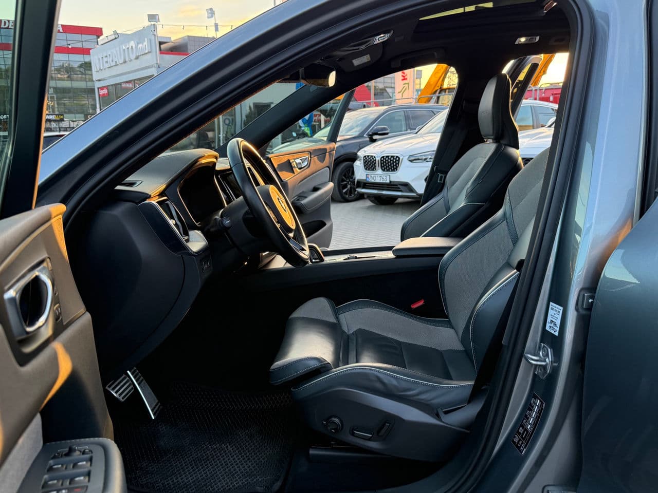 Volvo XC 60 2019 — Миниатюра 5