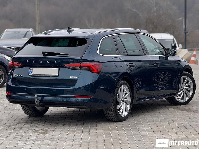 2021 Skoda Octavia — Miniatură 2