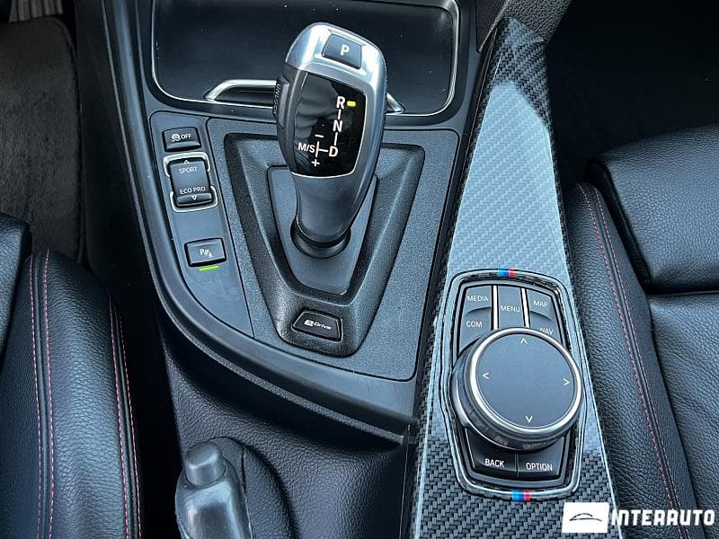 2017 BMW 330E — Miniatură 13