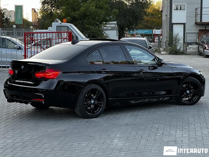 2017 BMW 330E — Miniatură 3