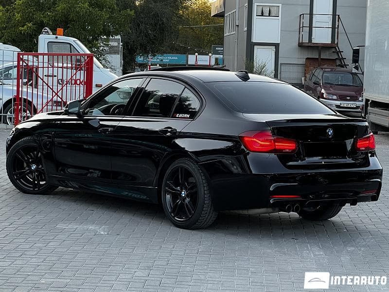2017 BMW 330E — Miniatură 2