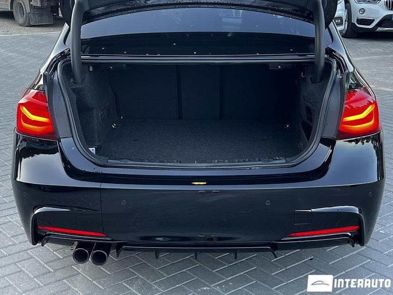 2017 BMW 330E — Miniatură 24