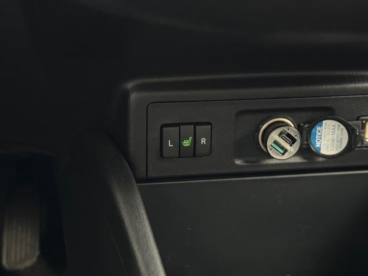 2017 Toyota Prius Plus / V — Miniatură 14
