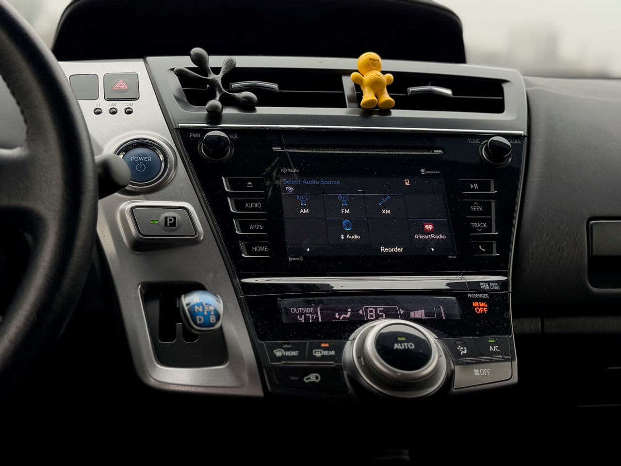 2017 Toyota Prius Plus / V — Miniatură 12