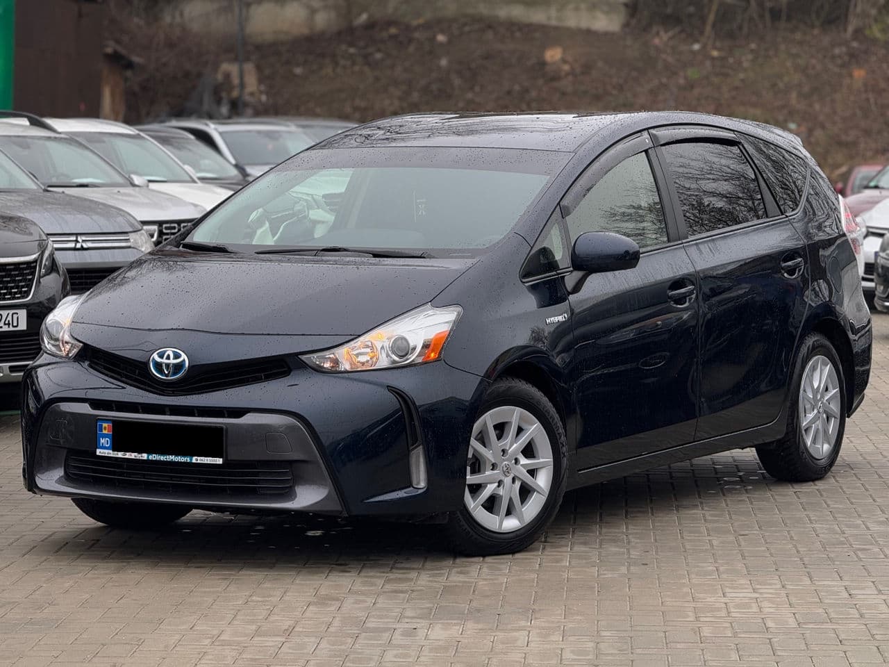Toyota Prius Plus / V