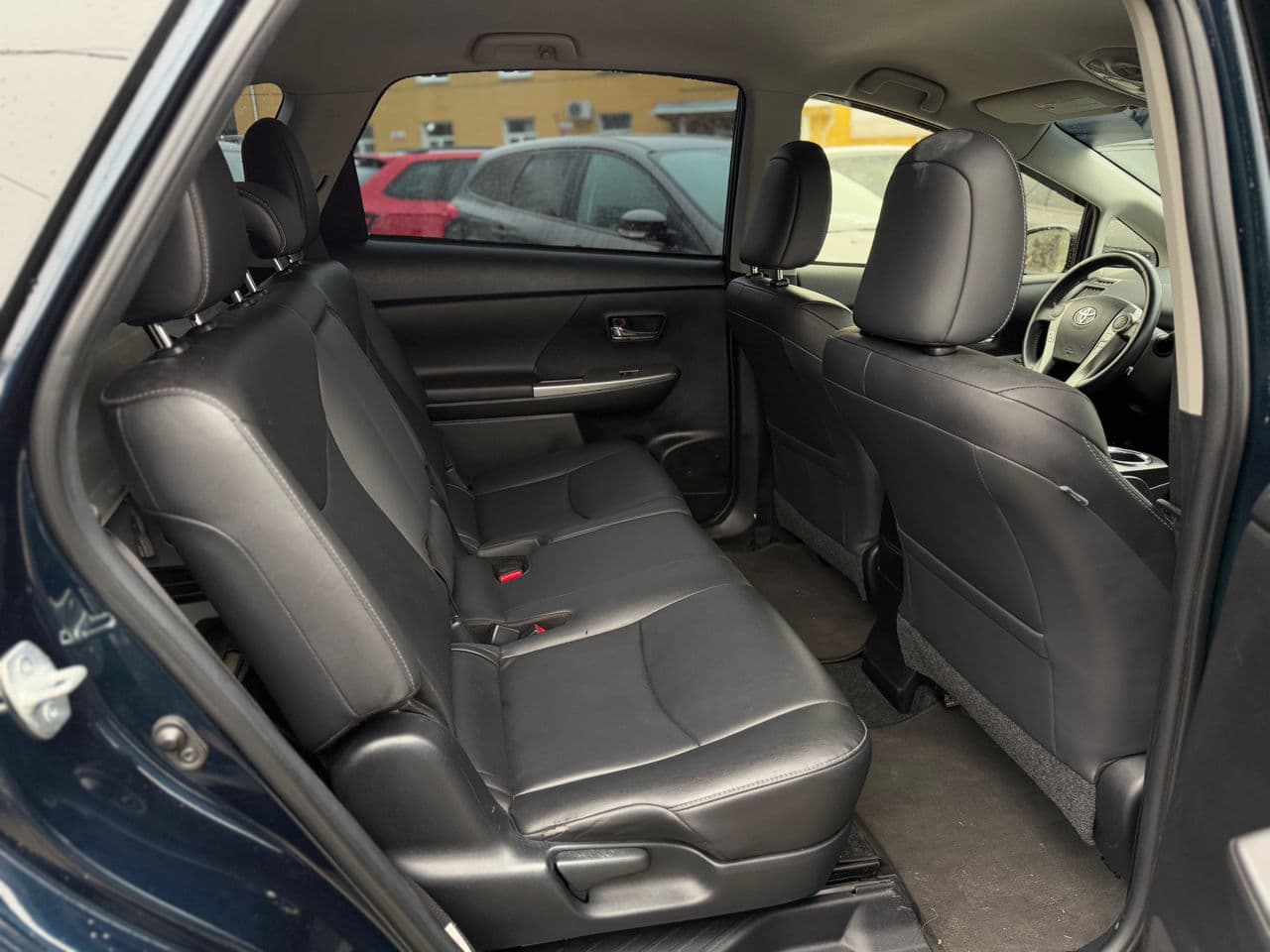 2017 Toyota Prius Plus / V — Miniatură 17