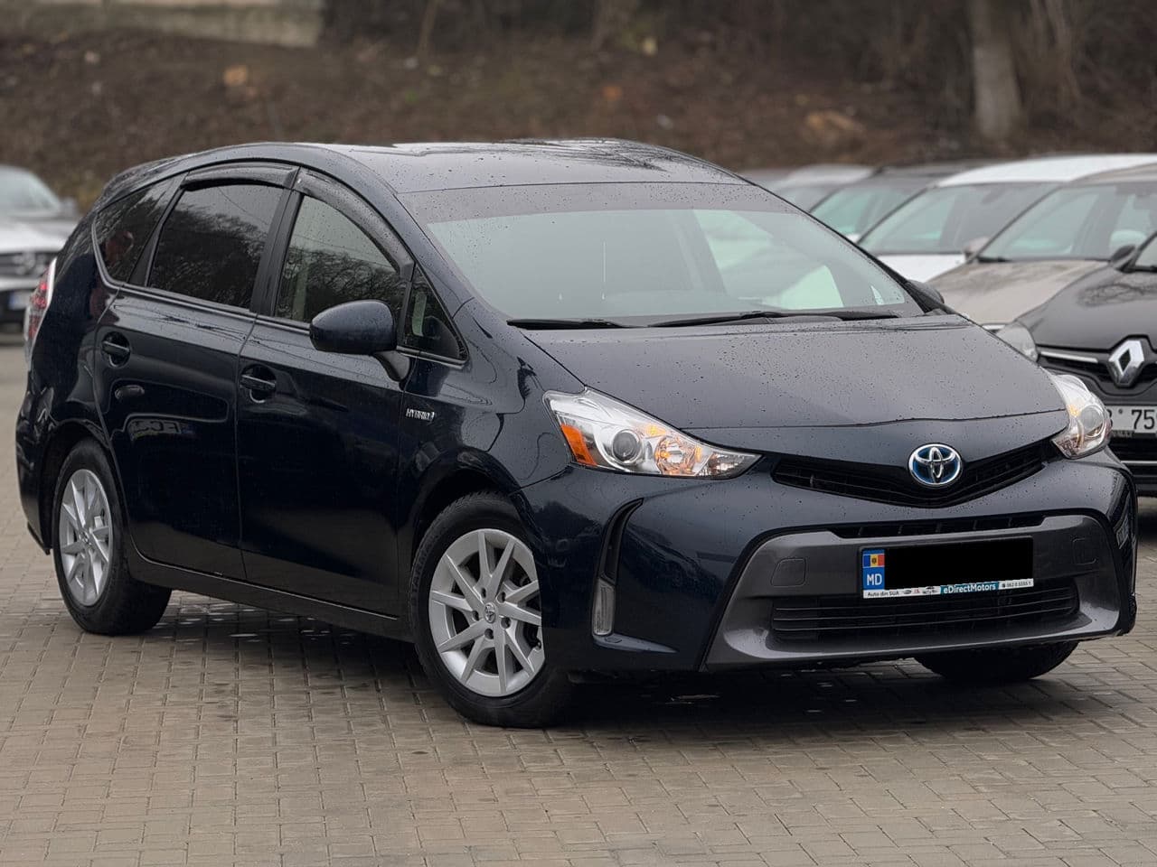 2017 Toyota Prius Plus / V — Miniatură 3