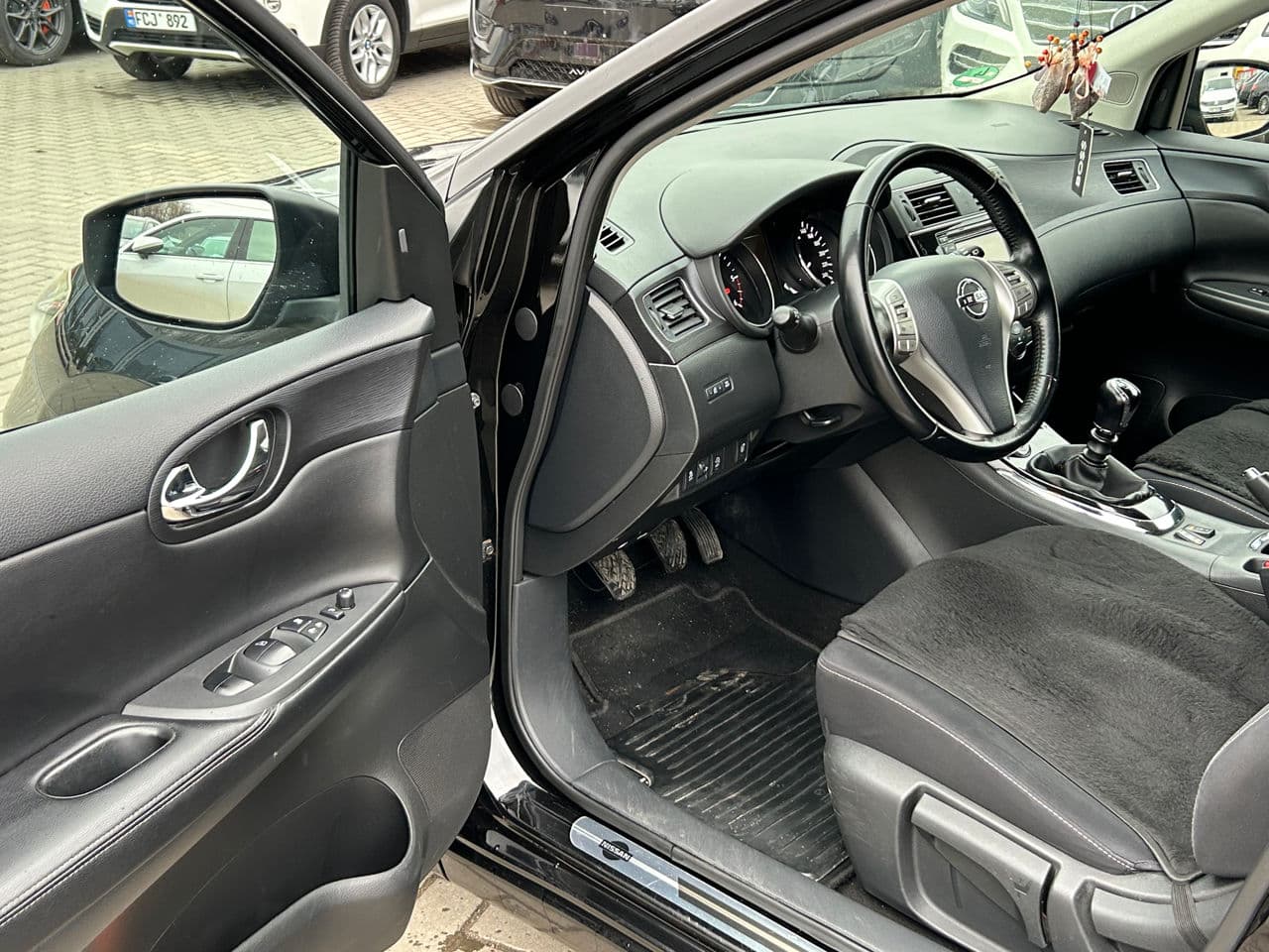2014 Nissan Pulsar — Miniatură 7