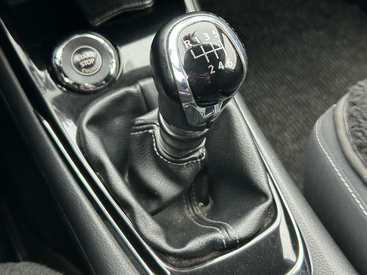 2014 Nissan Pulsar — Miniatură 15