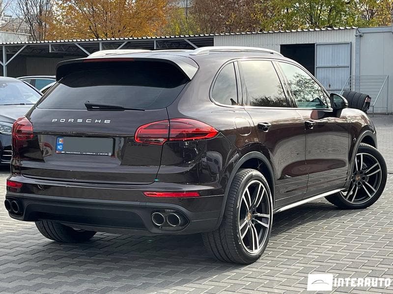 Porsche Cayenne 2015 — Миниатюра 4