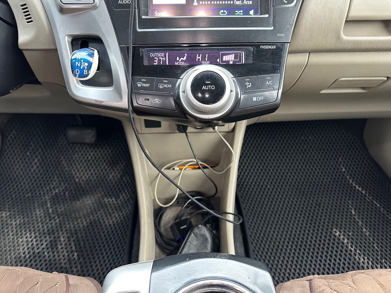 Toyota Prius Plus / V 2012 — Миниатюра 12