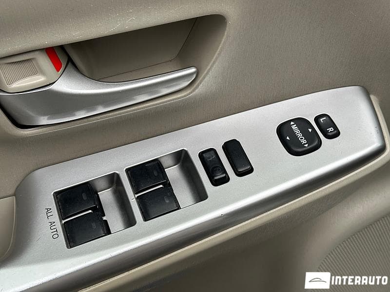 Toyota Prius Plus / V 2012 — Миниатюра 14
