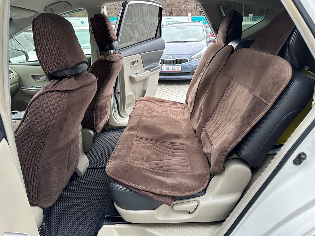 Toyota Prius Plus / V 2012 — Миниатюра 15