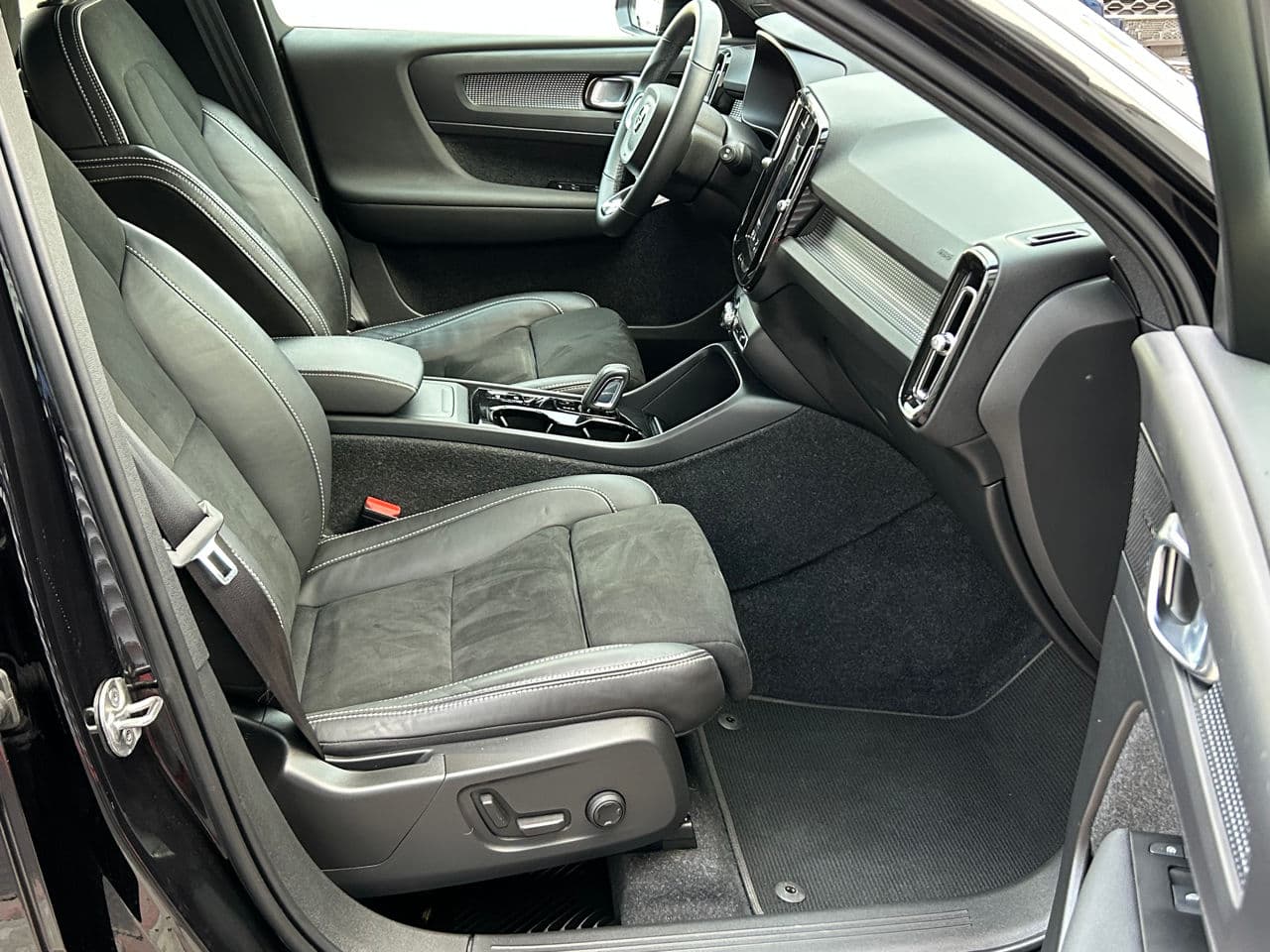 2021 Volvo XC 40 — Miniatură 18