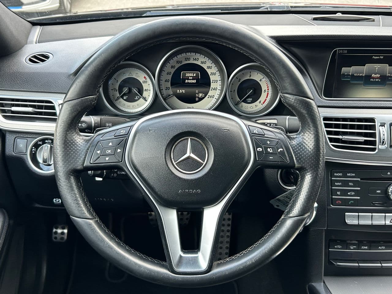 2016 Mercedes E 200 — Miniatură 10