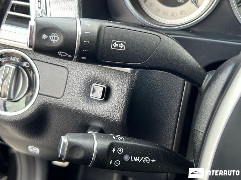 2016 Mercedes E 200 — Miniatură 11