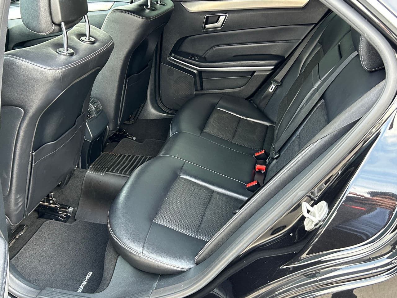 2016 Mercedes E 200 — Miniatură 18