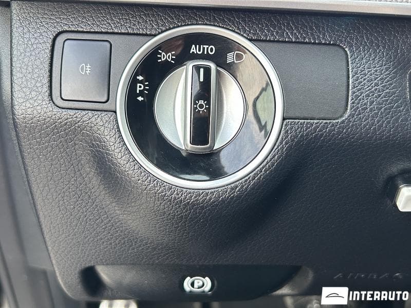 2016 Mercedes E 200 — Miniatură 9