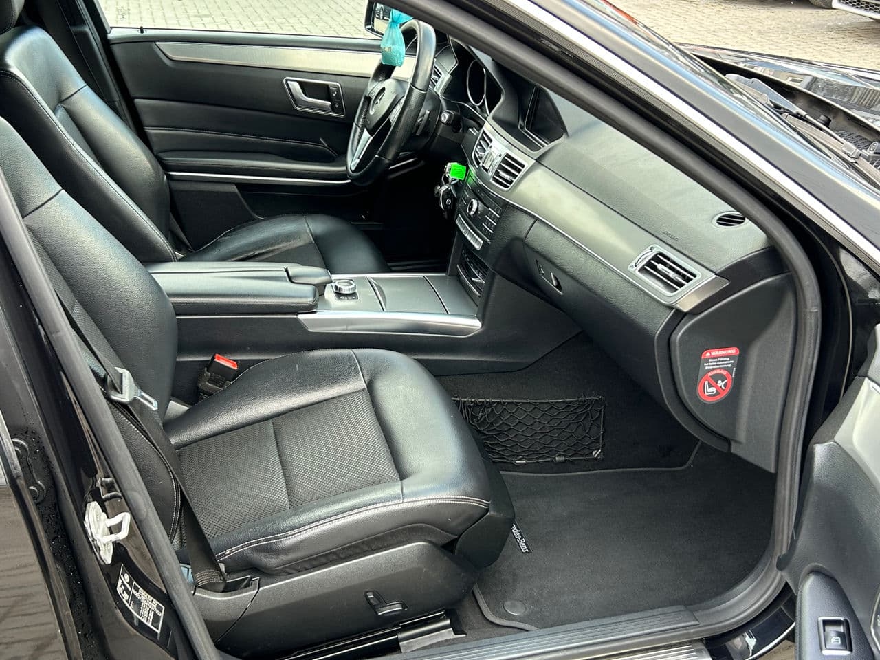 2016 Mercedes E 200 — Miniatură 16