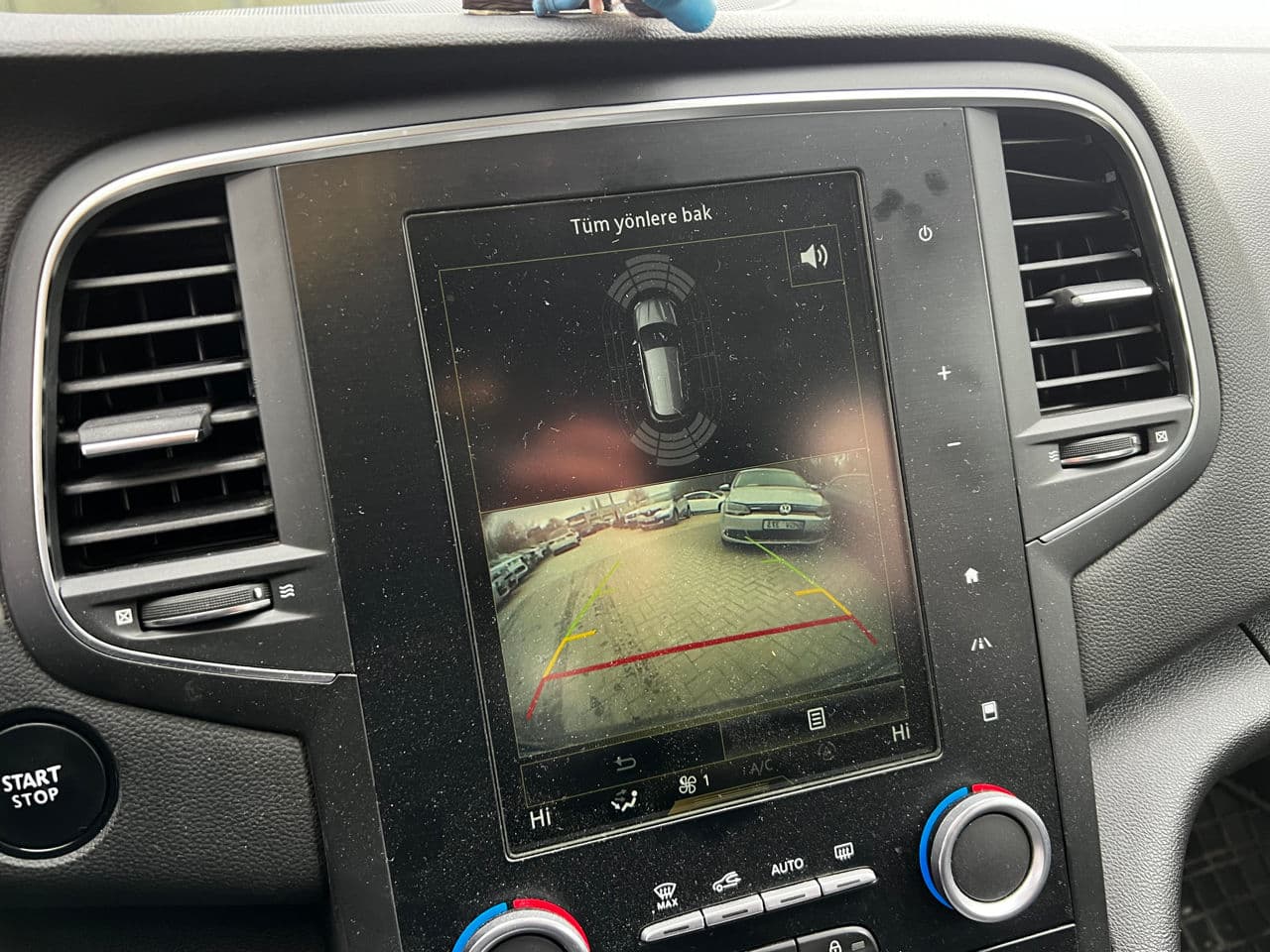 2018 Renault Megane — Miniatură 9
