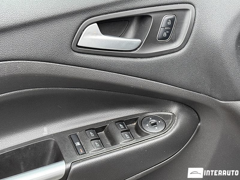 2017 Ford Escape — Miniatură 7