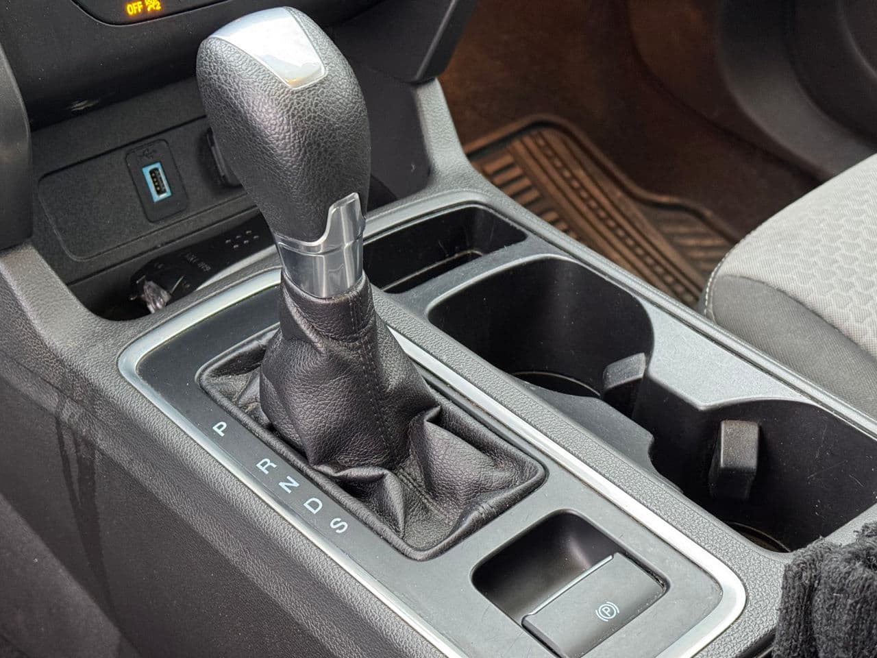 2017 Ford Escape — Miniatură 16