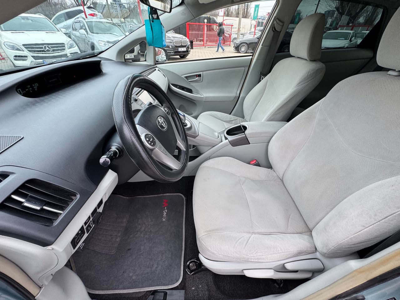 2014 Toyota Prius — Miniatură 9