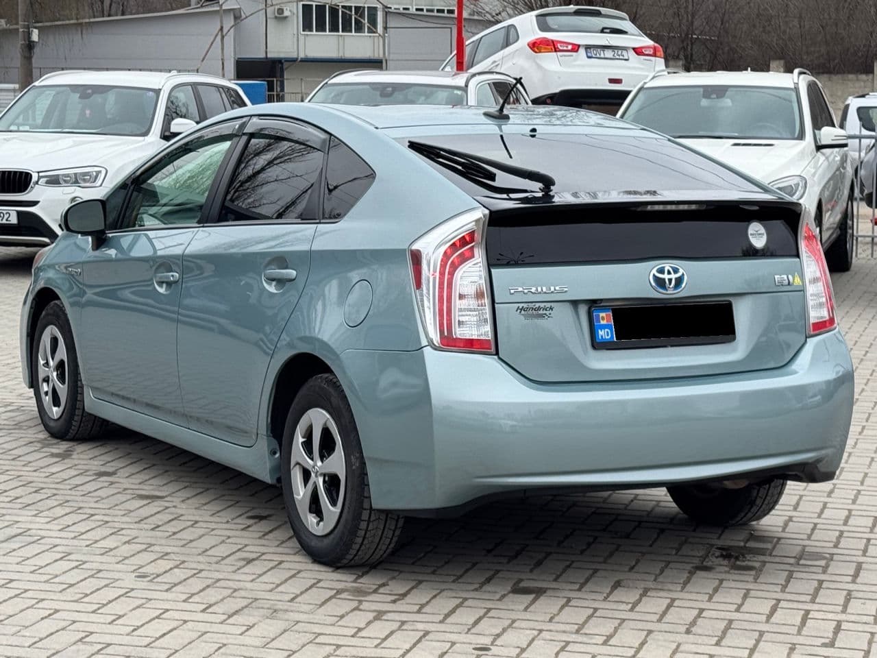 2014 Toyota Prius — Miniatură 2