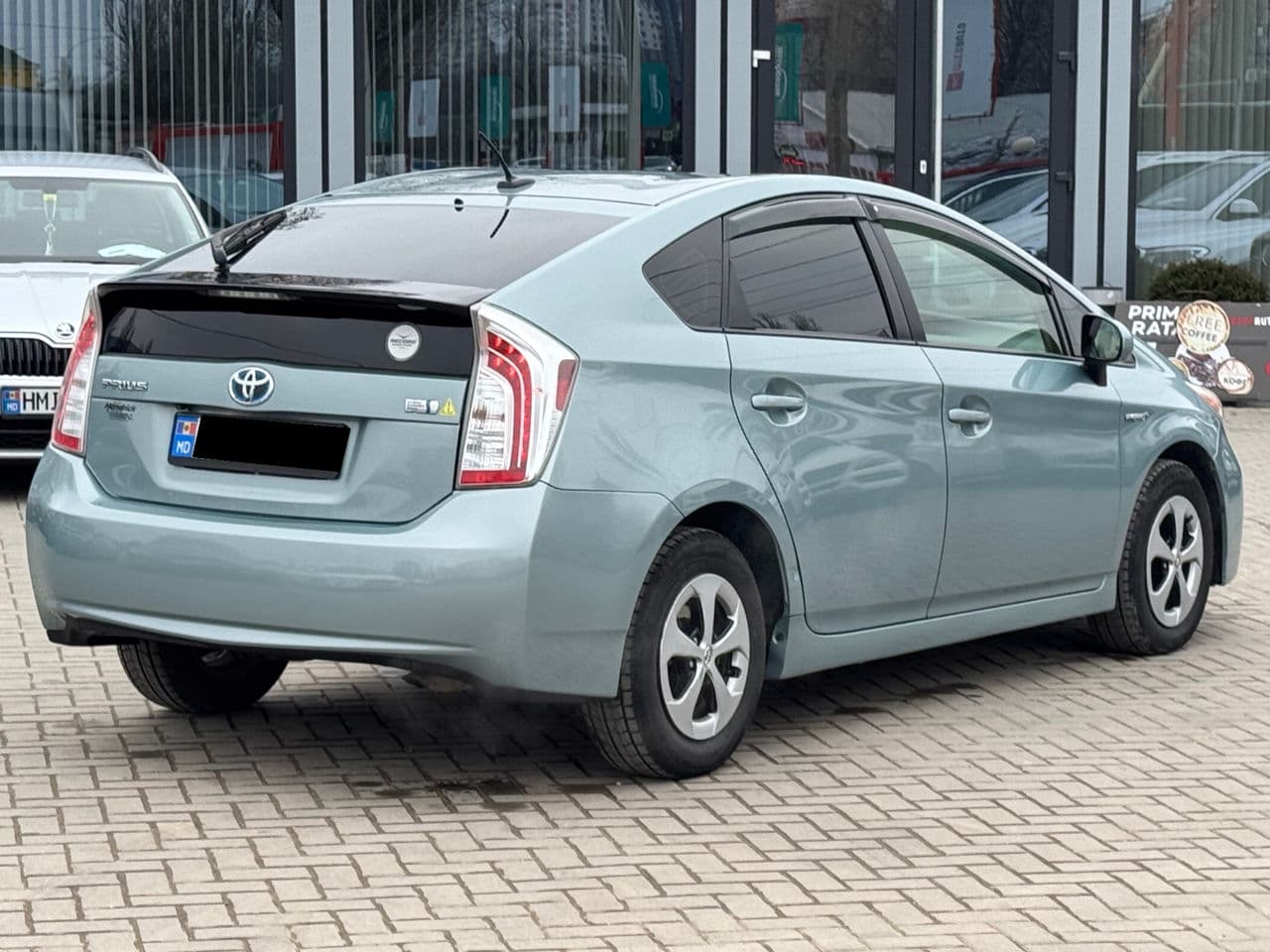 2014 Toyota Prius — Miniatură 3