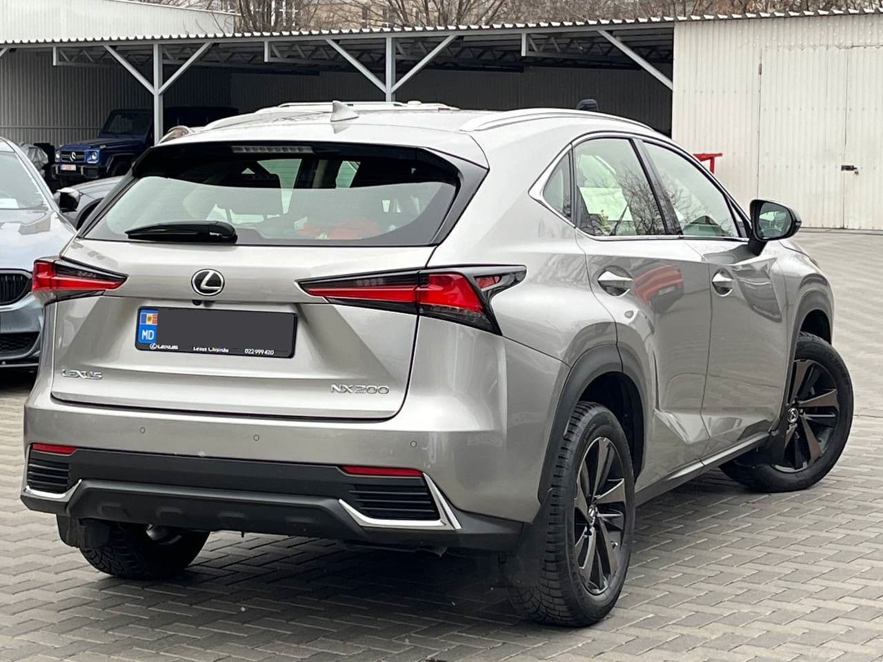 2021 Lexus NX 200T — Miniatură 2