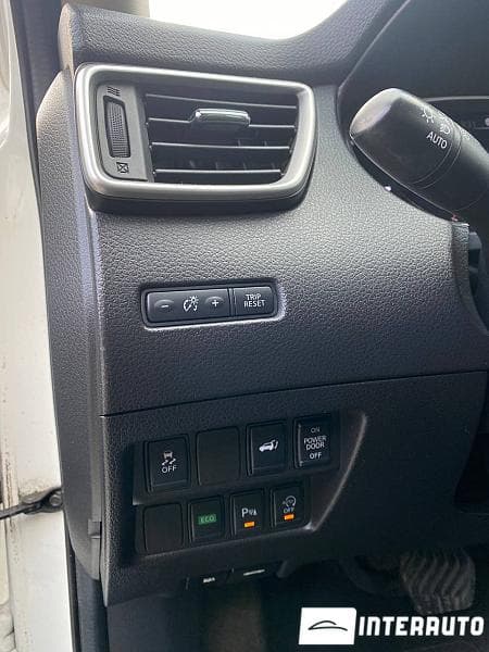 2015 Nissan X-Trail — Miniatură 16