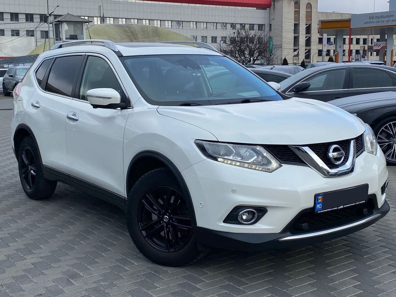2015 Nissan X-Trail — Miniatură 3