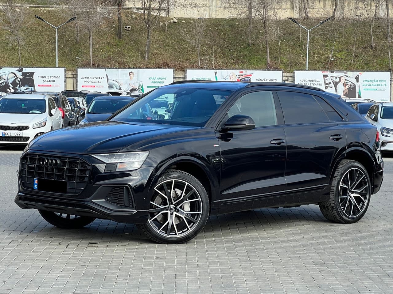 2020 Audi Q8 — Miniatură 2