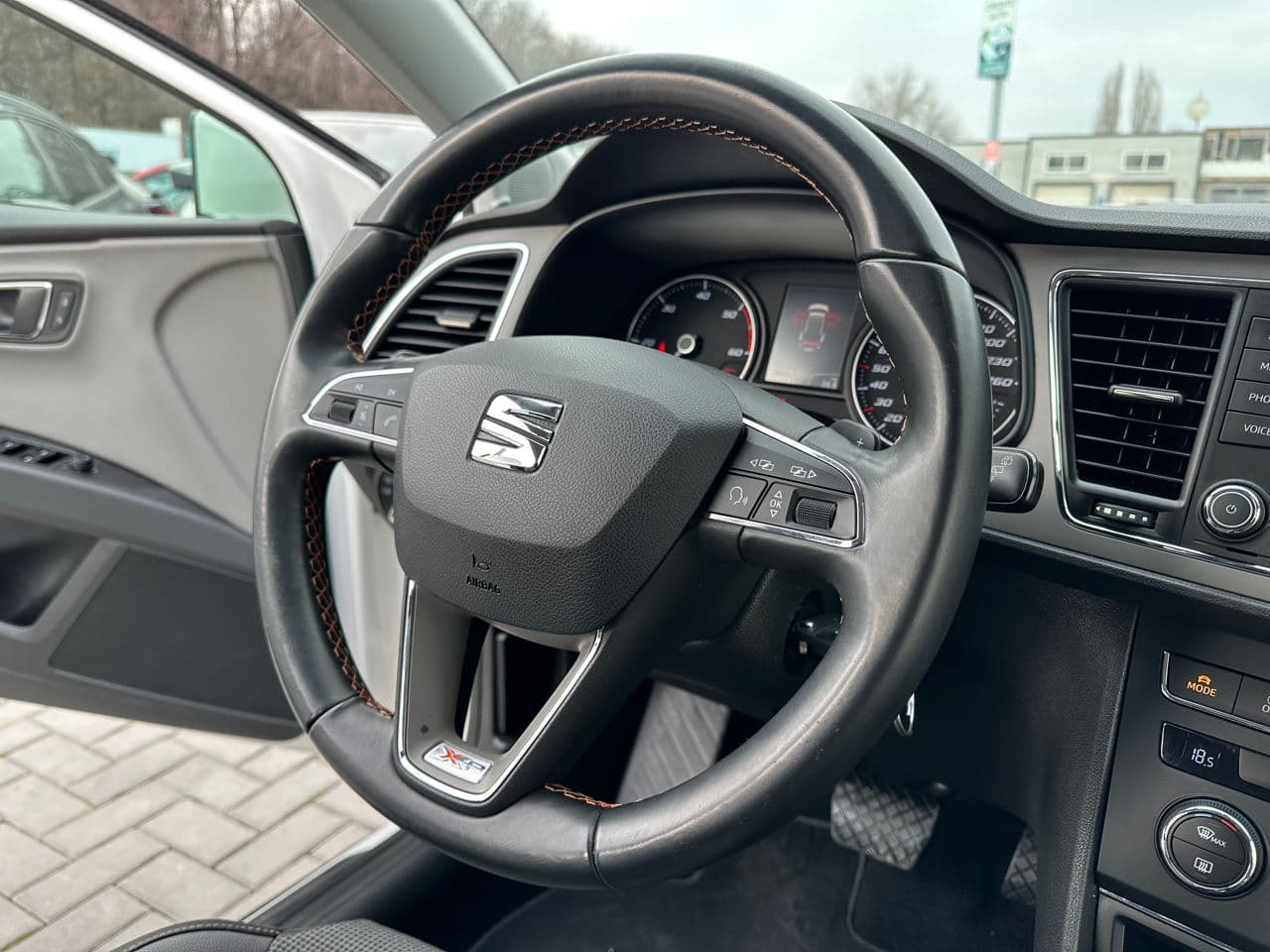 2016 Seat Leon — Miniatură 8