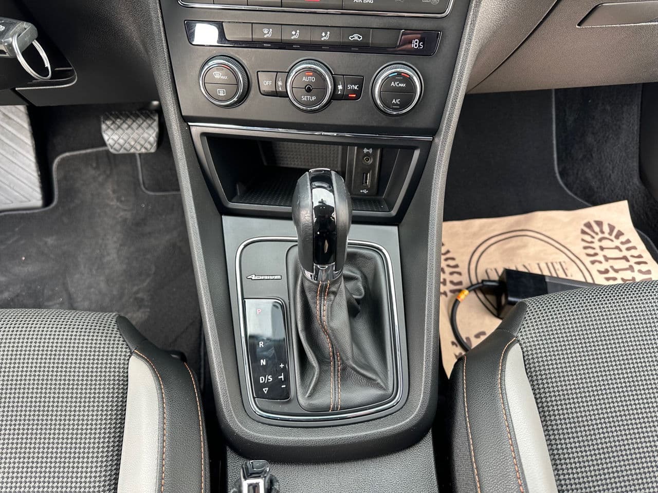 2016 Seat Leon — Miniatură 12