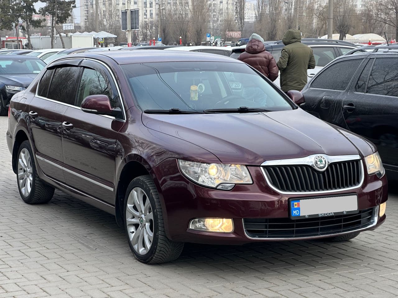 2010 Skoda Superb — Miniatură 3
