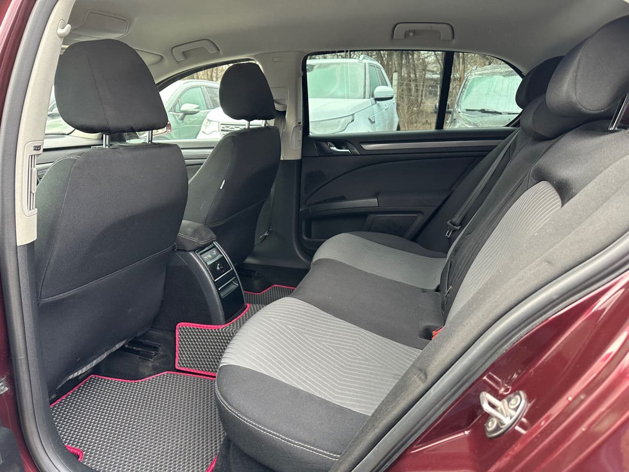 2010 Skoda Superb — Miniatură 15