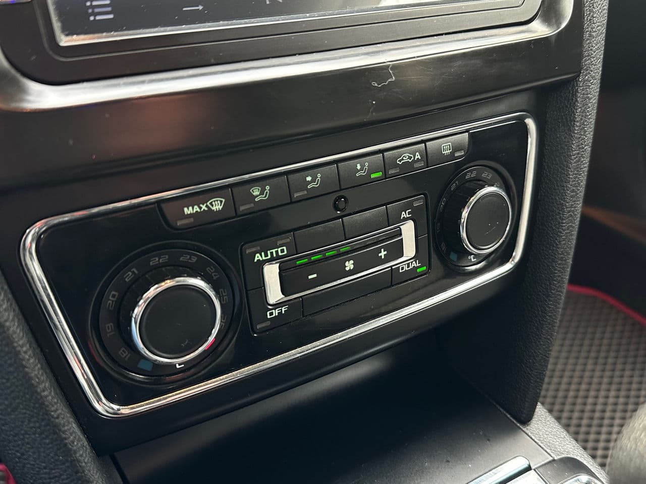 2010 Skoda Superb — Miniatură 11