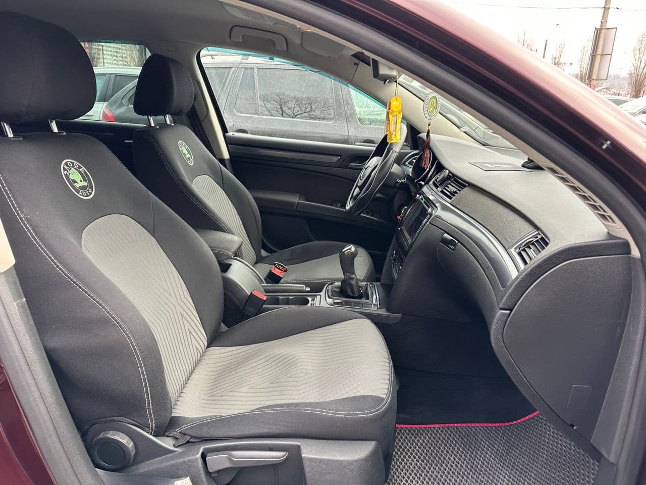 2010 Skoda Superb — Miniatură 13