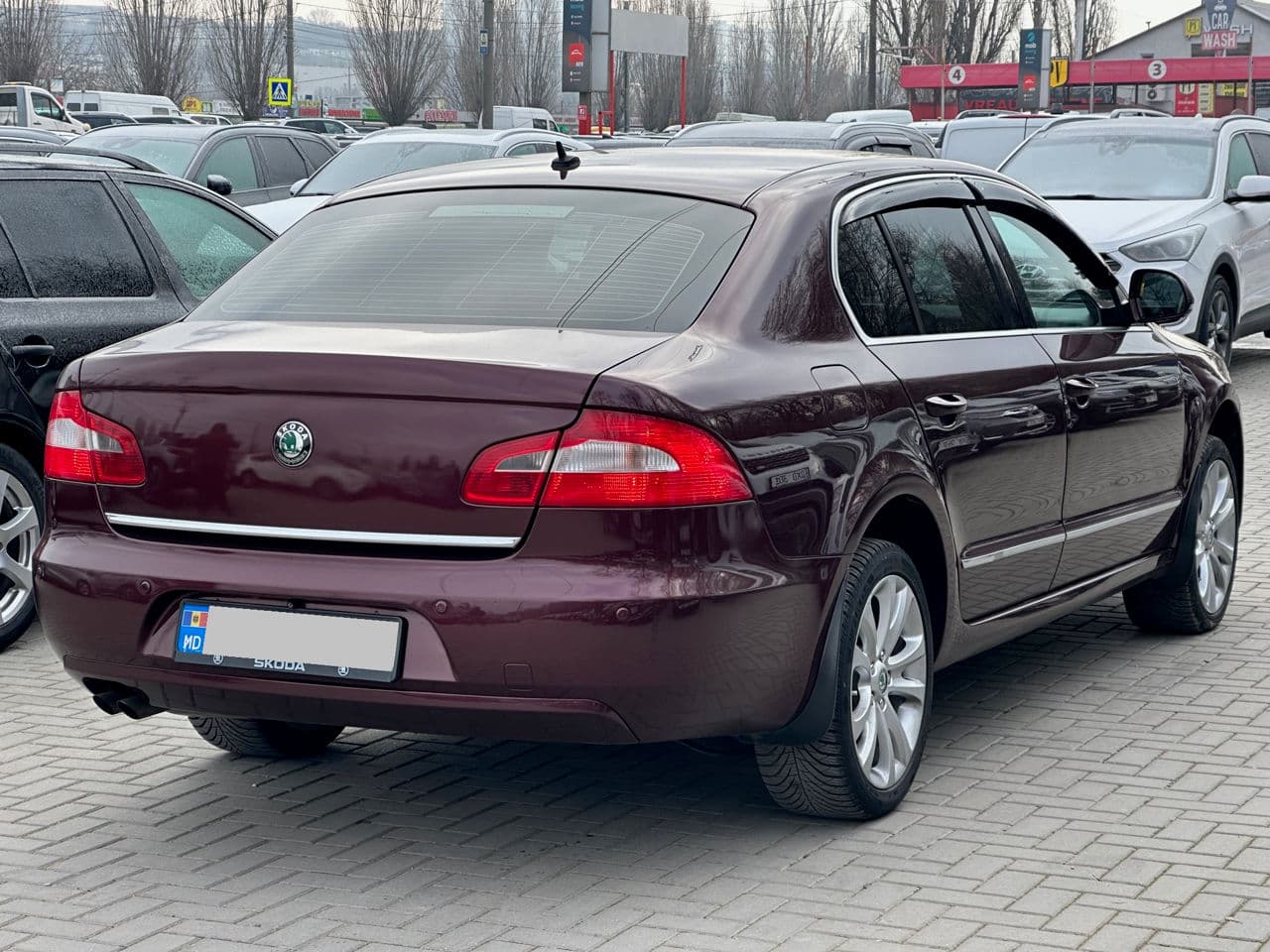 2010 Skoda Superb — Miniatură 2