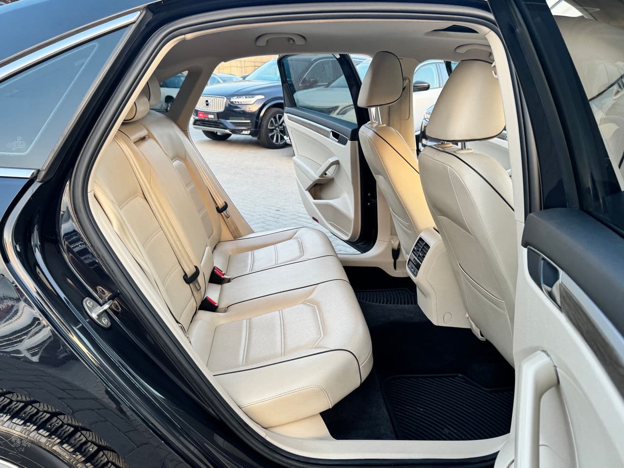 2017 Volkswagen Passat — Miniatură 15