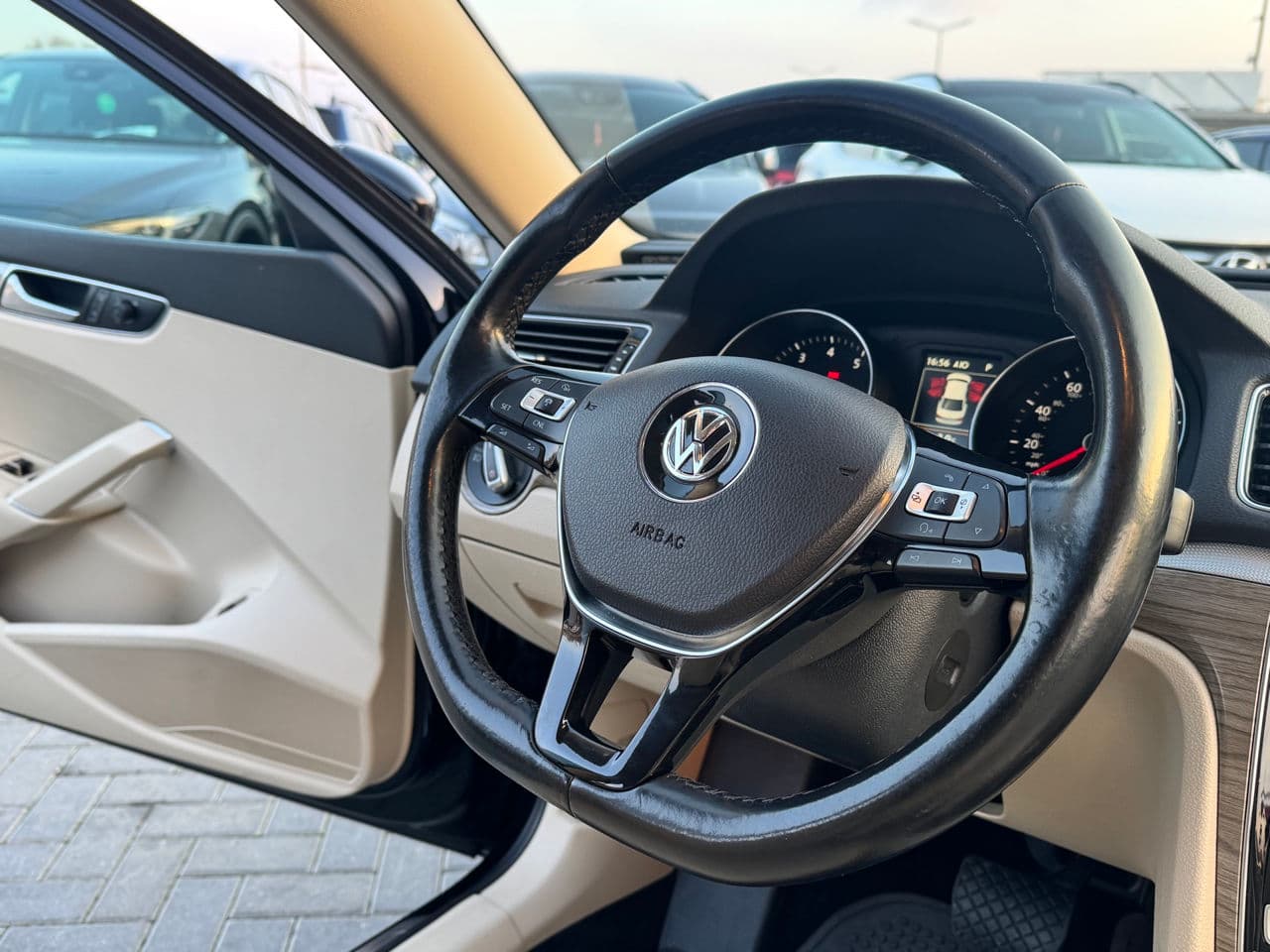 2017 Volkswagen Passat — Miniatură 7