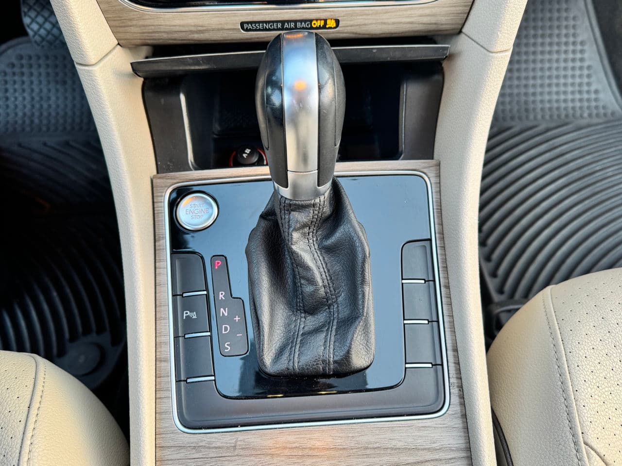 2017 Volkswagen Passat — Miniatură 12