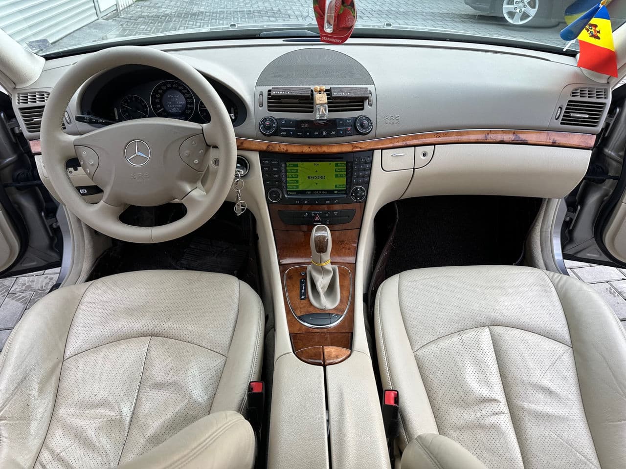 Mercedes E 280 2005 — Миниатюра 8