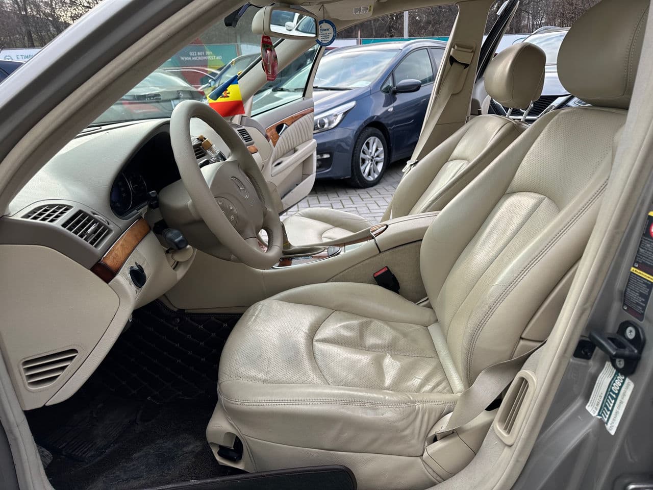 Mercedes E 280 2005 — Миниатюра 6